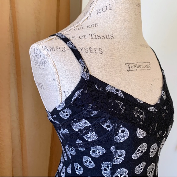 Hot Topic Dress with Skulls and Lace - Picture 5 of 11